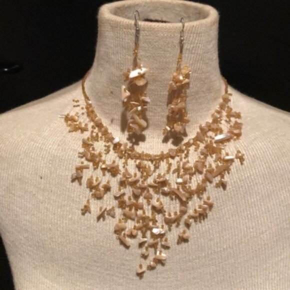 HP Ecuadorian Handmade Gold & Cream Bead & Stone Necklace & Earrings - Picture 3 of 7